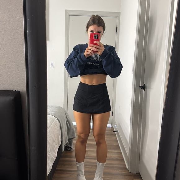 Black lululemon tennis skirt - Picture 4 of 8